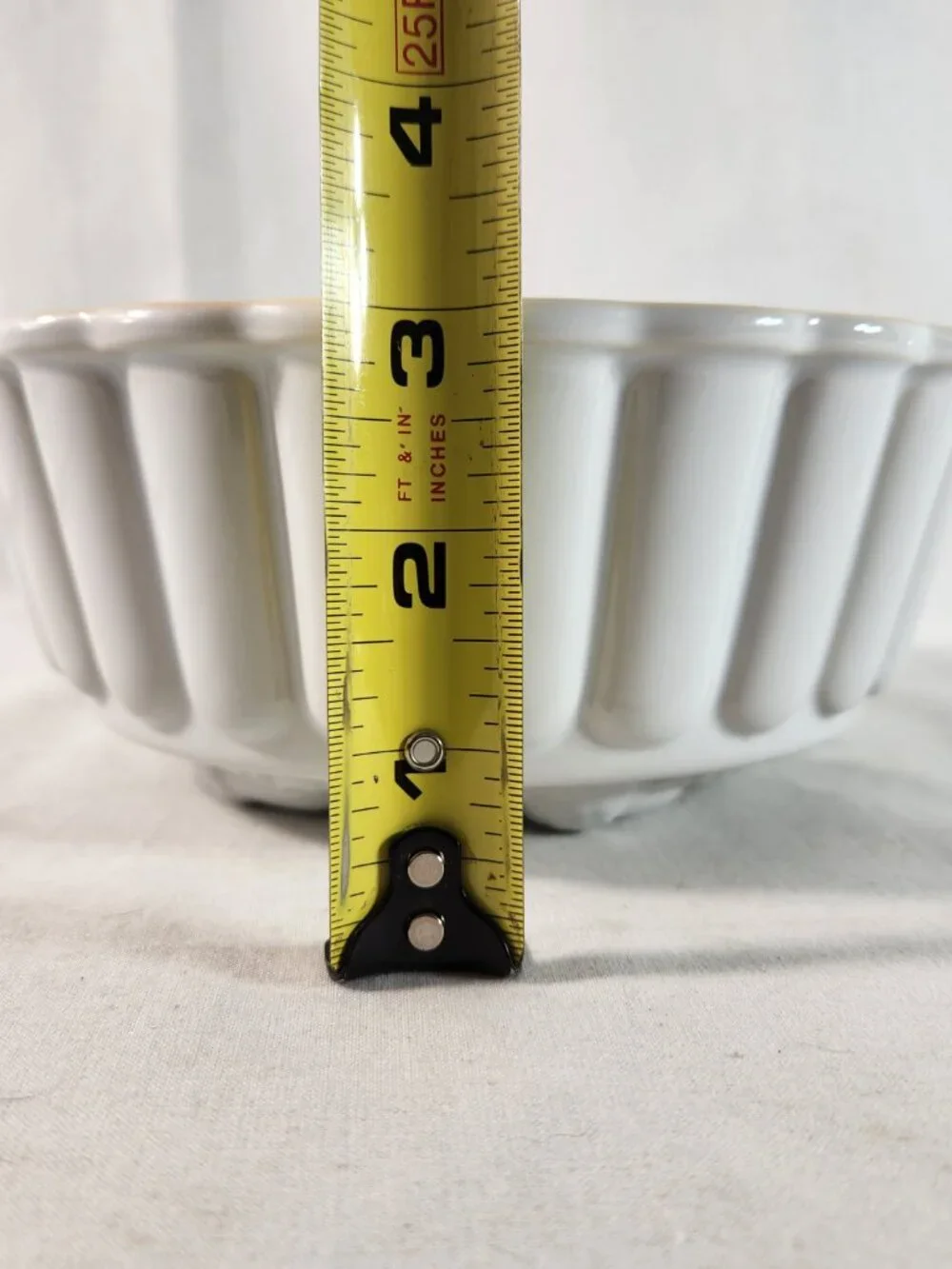 Williams Sonoma White Ceramic Acorn Cranberry Mold Pan Very Good Cond. Fast Ship